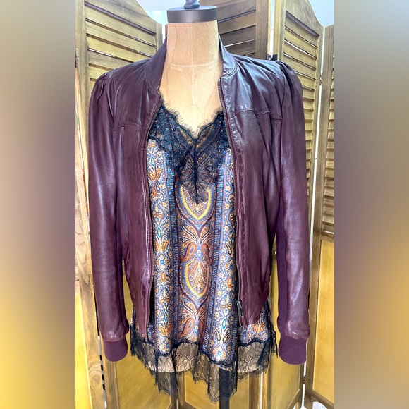 Hinge Leather Bomber Jacket in Bordeaux. - Picture 2 of 9